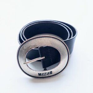 Mustang Silver Buckle Black Leather Belt